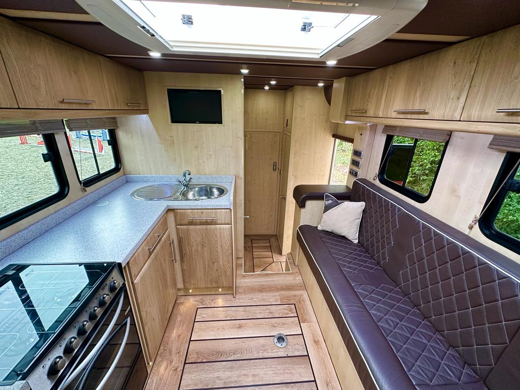 15-tonne coach-built DAF. Auto. 4 large stalls. Sleeps 4