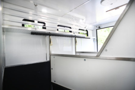 2025 EQ built Luxury 7.5 tonne horsebox. 3 stall. 4 berth