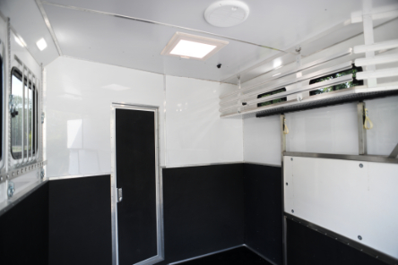 2025 EQ built Luxury 7.5 tonne horsebox. 3 stall. 4 berth