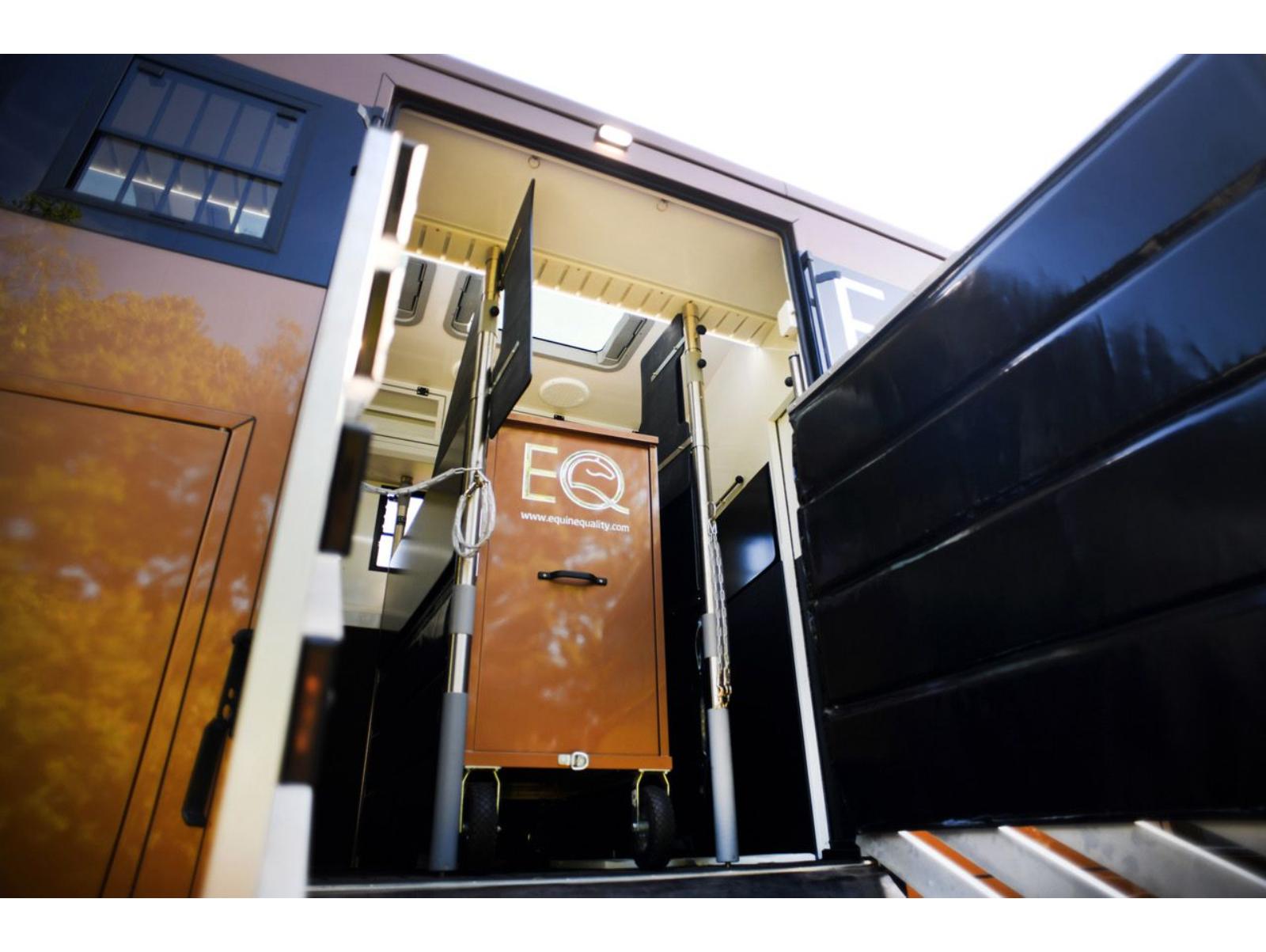 New build Scania Premium Luxury 26-tonne EQ-built horsebox. 5 stall / 6 berth