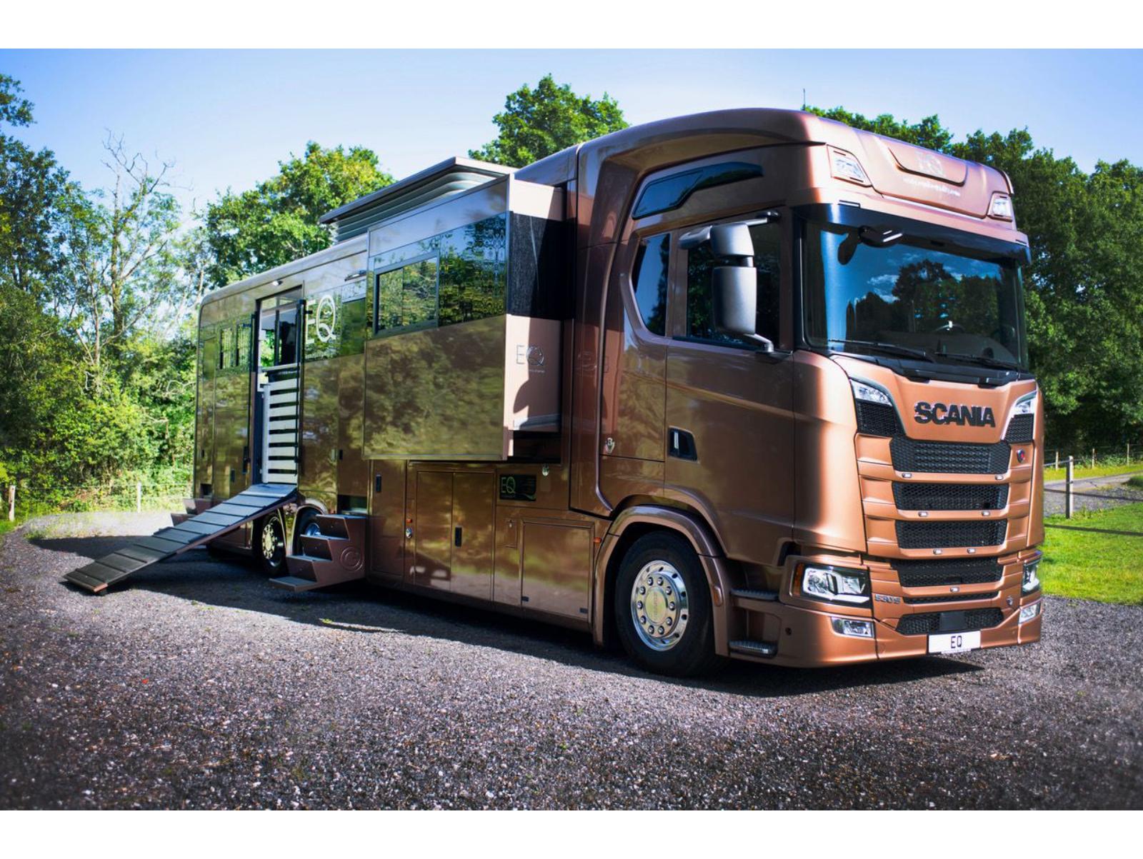 New build Scania Premium Luxury 26-tonne EQ-built horsebox. 5 stall / 6 berth
