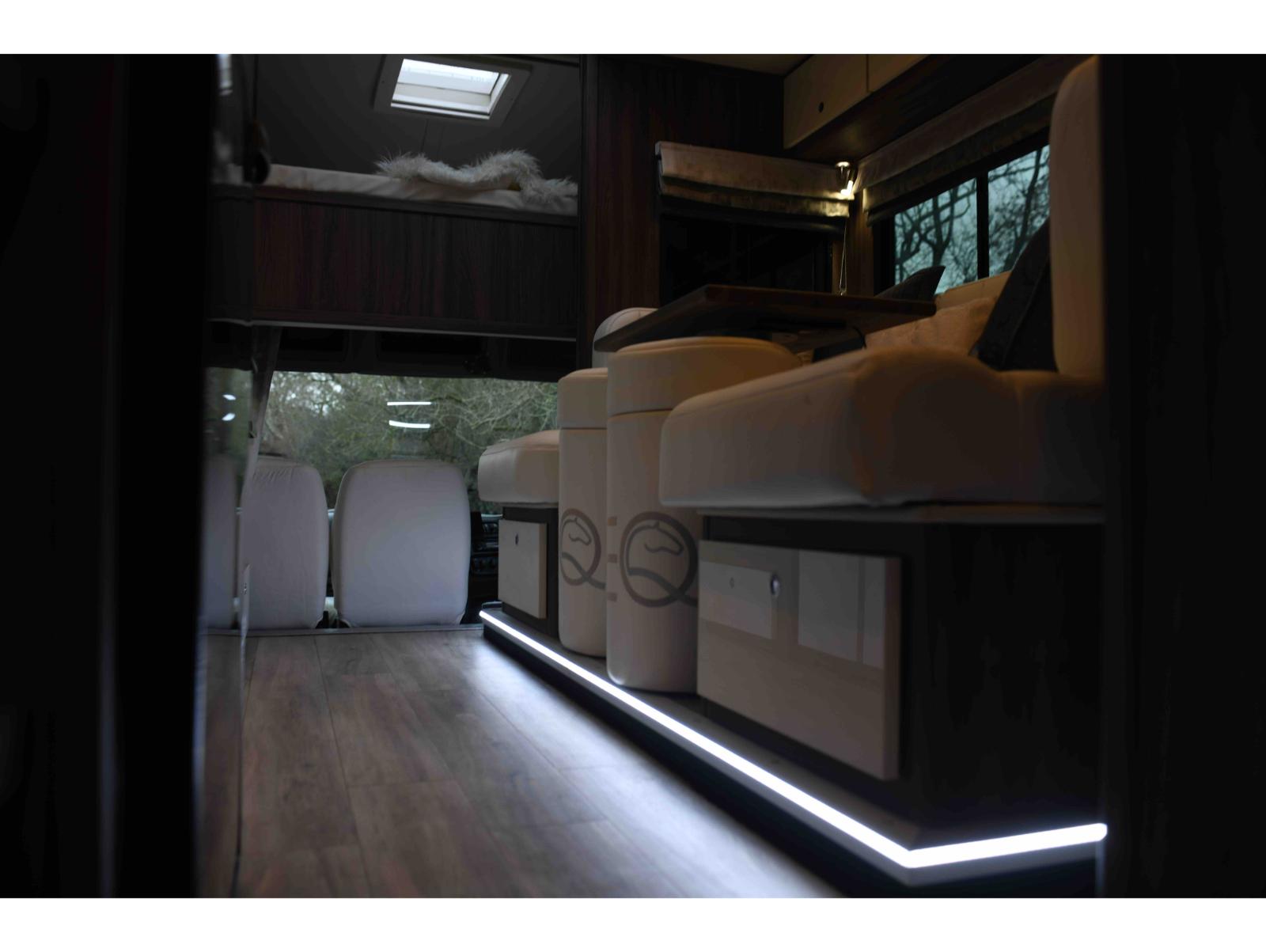 2022 EQ built 21-tonne 3-axle 5 large stall, 6 berth Luxury horsebox