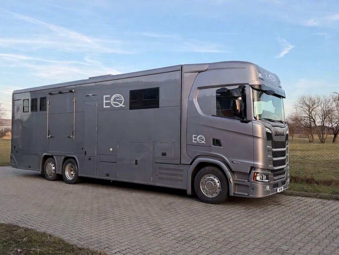 New build LHD Scania S460 Premium Luxury 26-tonne EQ-built horsebox. 6 stall / 6 berth (copy)