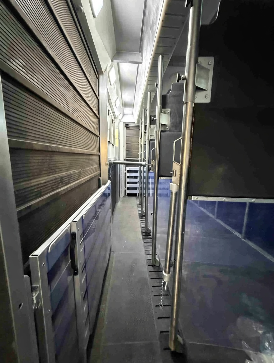 New build LHD Scania S460 Premium Luxury 26-tonne EQ-built horsebox. 6 stall / 6 berth (copy)