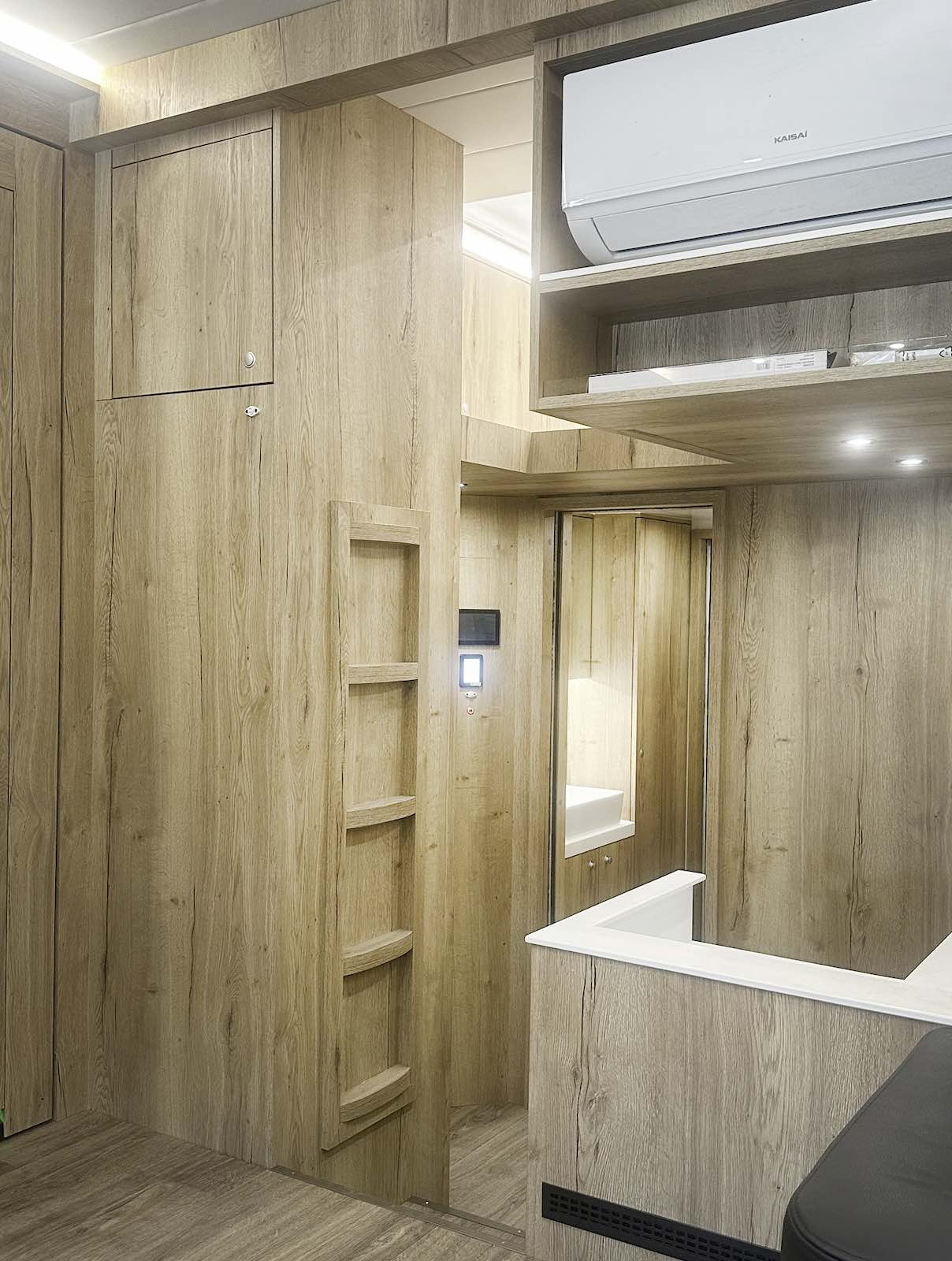 New build LHD Scania S460 Premium Luxury 26-tonne EQ-built horsebox. 4 stall / 6 berth