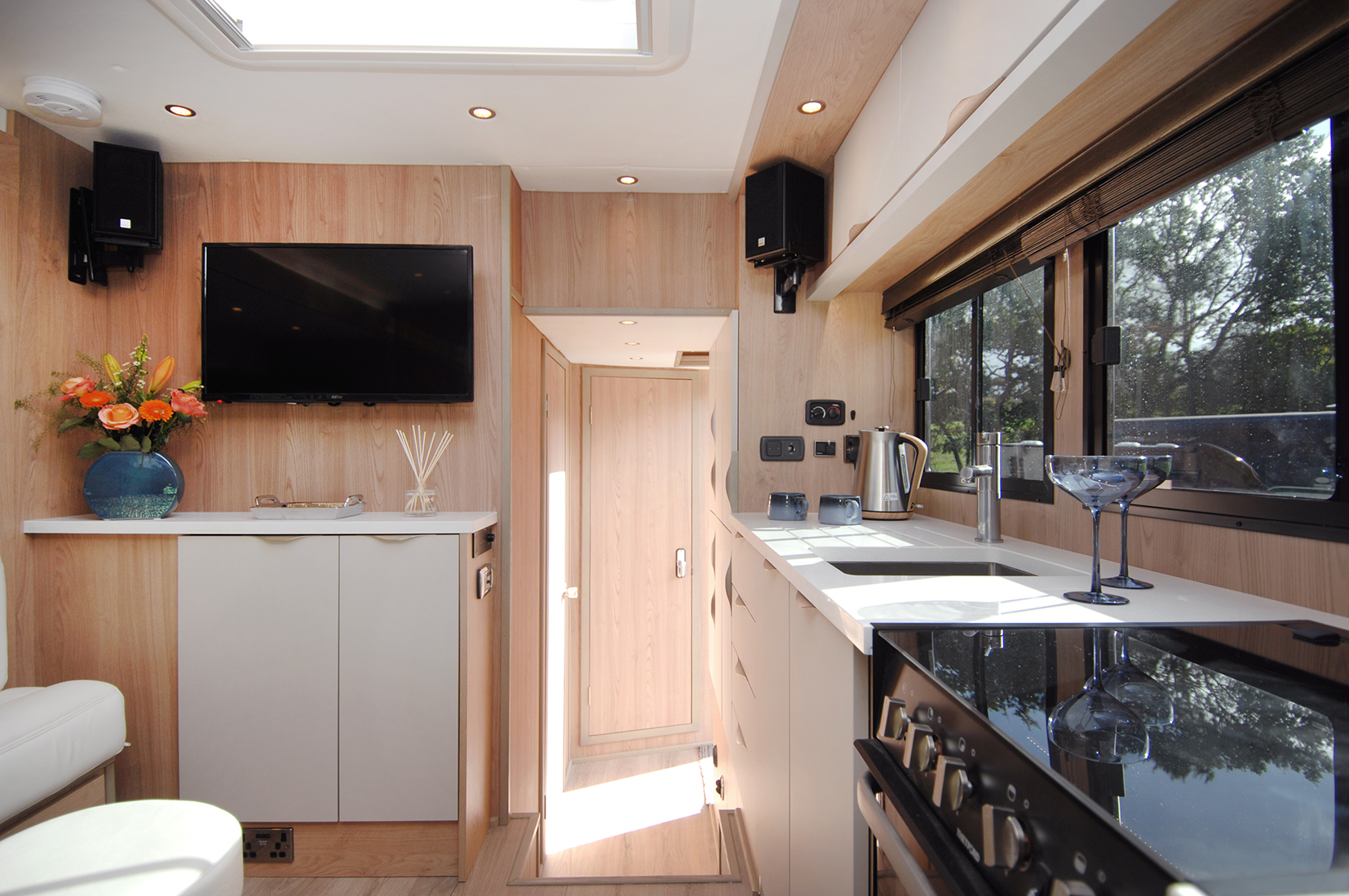 New build RHD Volvo Luxury 18-tonne EQ-built 5 stall / 6 berth