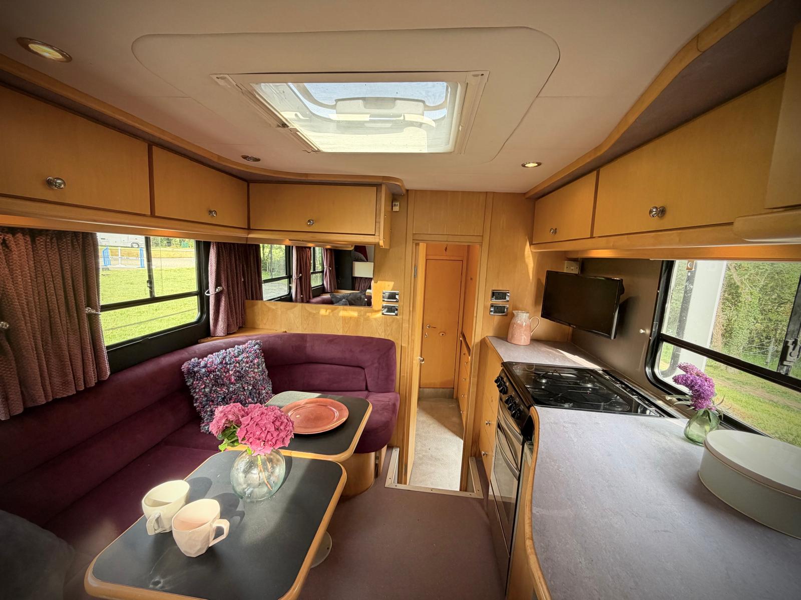 Whittaker 14-tonne 4 large stall 4 berth luxury horsebox