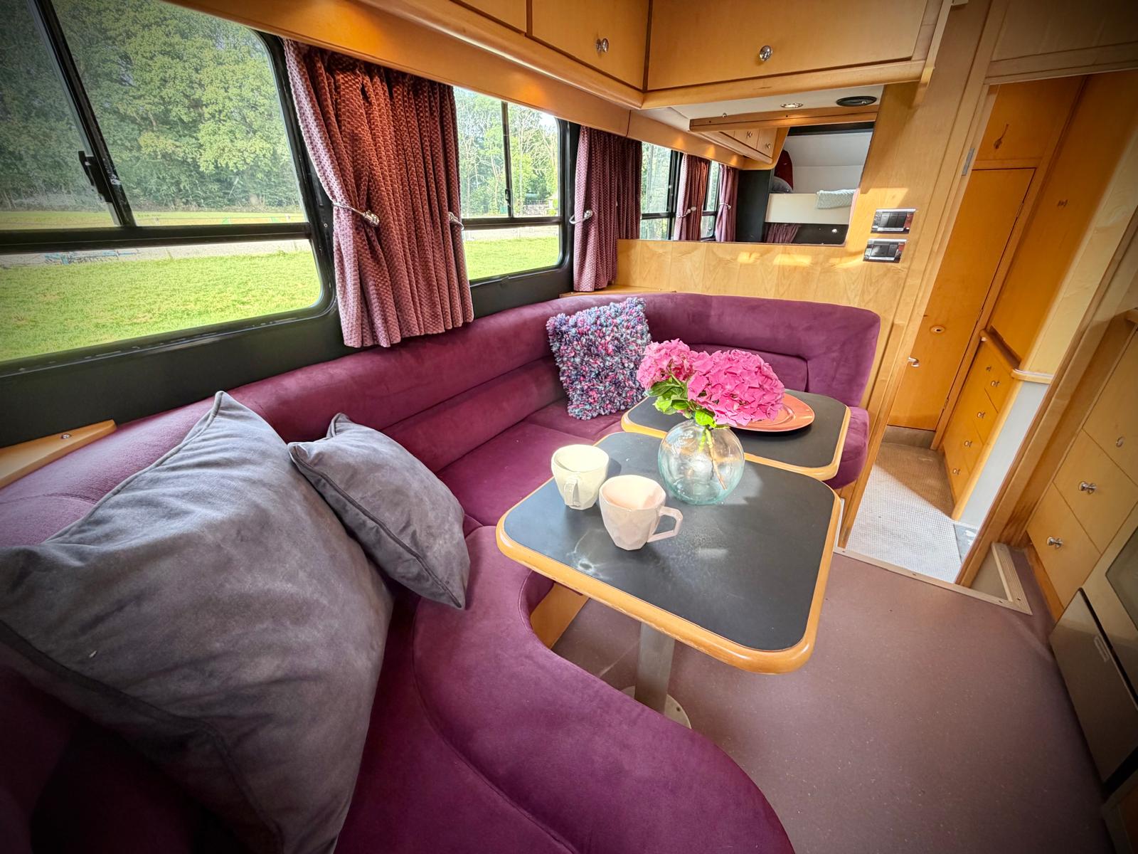 Whittaker 14-tonne 4 large stall 4 berth luxury horsebox