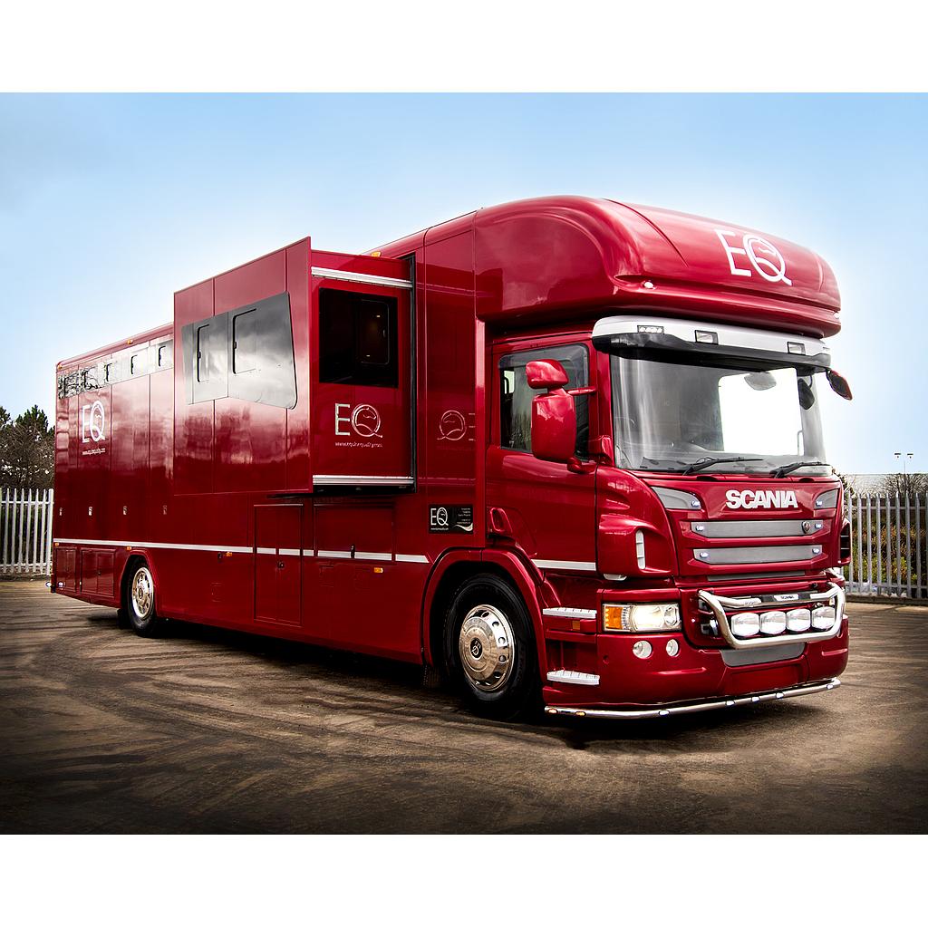Luxury 18-tonne Scania EQ-built horsebox. 5 stall / 6 berth